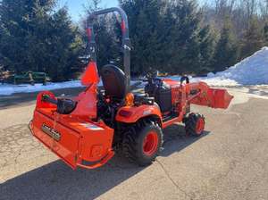 Mini tractor Kubota BX2380 4x4 de 20HP con 3 años de garantía, tractor rojo para jardín Kubota, incluye motor de transmisión por engranajes y caja de cambios. - Product Image 6