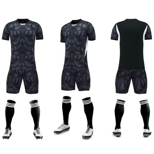 Conjunto de Uniforme de Fútbol Personalizado Unisex, Negro, con Estampado Sublimado, Cuello Redondo, Sin Mangas, Absorbente de Humedad, Regular, Duradero, 100% Poliéster - Product Image 1