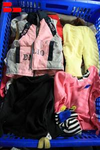 Ropa Infantil Usada Marca 3DAH/3D1 Todo Tipo de Materiales 4 Estaciones Todas las Tallas - Product Image 4