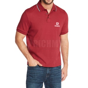 เสื้อกอล์ฟสีแดงเลือดหมูขายดี ปรับแต่งโลโก้ได้ ผลิตจากผ้าโพลีเอสเตอร์/คอตตอนเจอร์ซีย์ ระบายอากาศได้ดี สไตล์วินเทจ แขนสั้น เหมาะสำหรับใส่ทำงาน - Product Image 3