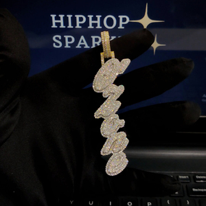 Colgante Personalizado con Nombre, Letra en Script, Moissanita VVS, Chapado en Plata de Ley 925, Collar Hip Hop con Dijes - Product Image 1
