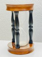 Sablier en bois fait main de 7 pouces avec sable rose |   Décoration de table pour fête d'anniversaire avec design croix d'ange rustique