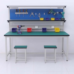 Mesa de Trabajo de Aleación de Aluminio con Panel Perforado para Almacenamiento de Herramientas, Superficie Verde, Dos Bancos, Estación de Reparación ESD, Uso en Cuartos Limpios - Product Image 1