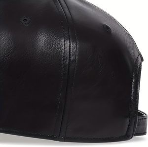 Casquette de baseball unisexe en cuir PU, 6 panneaux, ajustée, noire unie, décontractée, pour adultes, à porter en toutes saisons - Product Image 4