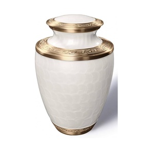Urne funéraire en métal de qualité supérieure pour cendres humaines avec couvercle sécurisé et design décoratif pour la commémoration et la conservation. - Product Image 1