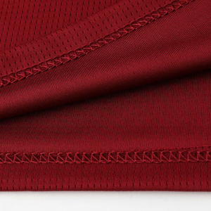 Conjunto de Camiseta de Baloncesto Roja Unisex de Manga Corta con Cuello en V, Diseño Sublimado a Rayas, Transpirable, de Poliéster, con Estampado Frontal Regular - Product Image 6