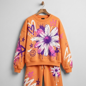 Ensemble de survêtement pour femme ONEAPEX : Sweat-shirt graffiti orange et pantalon large floral streetwear – Tenue décontractée deux pièces - Product Image 3