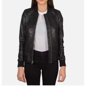 Chaqueta estilo varsity para mujer, elegante, hecha con materiales suaves, detalles acanalados y corte informal, perfecta para conjuntos de otoño e invierno, en venta. - Product Image 2