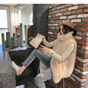 Poncho court d'hiver en fausse fourrure de vison Nesta Sports pour femme, col rond, coupe ample, sans manches, motif écossais, et gilet en fausse fourrure - Product Image 4