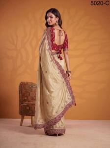 Atractivo sari de diseño con elegante trabajo Gotapatti y una extraordinaria prenda para la blusa. - Product Image 4