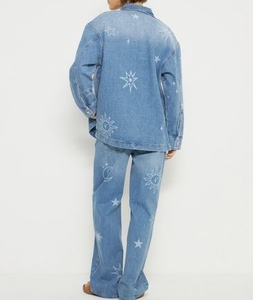 Vente en gros de survêtements en jean personnalisés pour femmes, tenue deux pièces tendance, streetwear oversize, fournisseur de vêtements OEM ODM - Product Image 3
