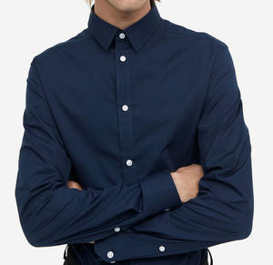 เสื้อเชิ้ตผ้าซาตินกันยับสีน้ำเงินขาวลายเส้นเรียบง่าย แขนสั้น โพลีเอสเตอร์ 100% สำหรับผู้ชาย ราคาขายส่ง - Product Image 6