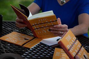 Le chemin de retour vers toi par Ian Morgan, livre broché, best-seller pour adultes - Product Image 3