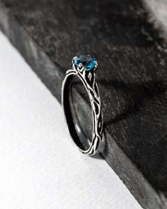 Anillo de Compromiso de Topacio Azul Yona Twig Branch, Inspirado en la Naturaleza, Plata de Ley, Certificado IGI, Bañado en Rodio, Gema con Corte Facetado - Product Image 4