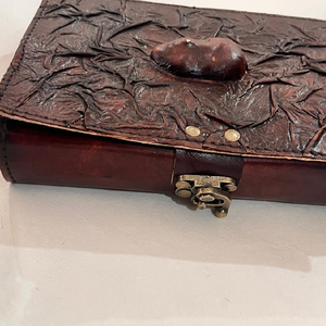 Carnet en cuir fait main avec couverture à motif facial, papier à bords frangés vintage, journal d'écriture antique, fournisseur en gros - Product Image 5