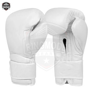 Gants de boxe de qualité supérieure pour arts martiaux, fabriqués en cuir véritable avec logo personnalisé. Vente flash sur les gants de boxe. - Product Image 1