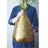 Pot de fleurs et vase en laiton au design tendance, pour l'extérieur et l'intérieur, grands vases en métal / grands pots à fleurs dorés / pots de fleurs à vendre
