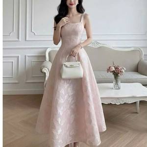 Elegante Vestido Largo para Mujer, Ideal para Eventos Formales o Casuales, con un Perfecto Equilibrio entre Elegancia y Comodidad, en Seda Maxi - Product Image 5