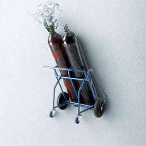 Carro para cilindros de oxígeno de alta resistencia con ruedas para uso industrial y médico - Product Image 3