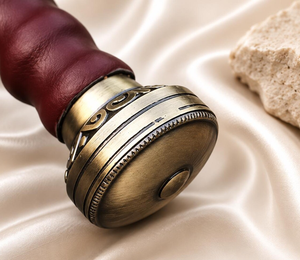 Réplique d'épée de fantaisie artisanale en acier inoxydable avec manche en bois orné et plaque murale en bois, couteau de combat/camping OEM - Product Image 2