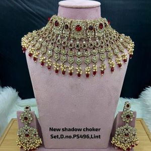 Parure de bijoux de luxe de haute qualité, dernier cri, en cuivre plaqué or, avec perles et Kundan, comprenant collier ras-du-cou, boucles d'oreilles et Maang Tikka, pour fiançailles - Product Image 1
