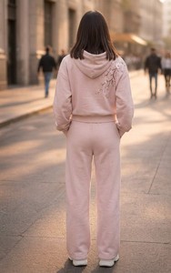 Ensemble de survêtement léger rose à capuche en spandex pour femme, coupe décontractée, sweat-shirt à manches longues et pantalon avec poches latérales, idéal pour l'été - Product Image 3