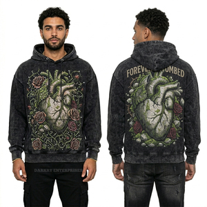 เสื้อฮู้ดดี้ทรงโอเวอร์ไซส์ลายกราฟิกหัวใจสีเขียวมอสแบบฟอกกรดสำหรับผู้ชาย ยี่ห้อ Forever Numbed ผลิตภัณฑ์สตรีทแวร์แบบทำสีซีดจางตามสั่ง ผลิตจำนวนมาก - Product Image 1