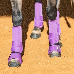 Protège-jambes de sport personnalisés en tissu violet pour chevaux, avec clochettes en PVC, semelle antidérapante et fermeture auto-agrippante - Product Image 2