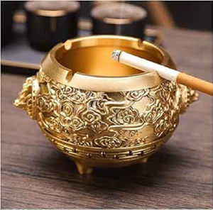 Cendrier élégant en laiton antique avec motifs géométriques et double bac, disponible à prix de gros. - Product Image 2