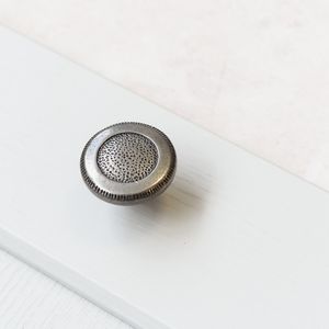 Poignée de meuble en laiton massif Maxery, bouton rond pour tiroir, finition bronze antique brossé, quincaillerie de cuisine - Product Image 1