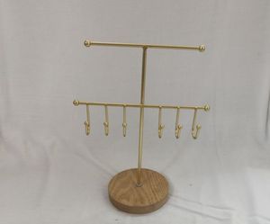 Support à bijoux en laiton avec design orné et plateau pour la décoration de chambre - Product Image 2
