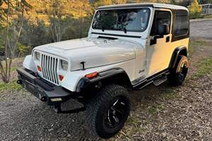 <span class=keywords><strong>Jeep</strong></span> Wrangler S <span class=keywords><strong>4x4</strong></span> <span class=keywords><strong>de</strong></span> 1993 Usado en Buen Estado, Sin Reserva, Recientemente Reacondicionado, Transmisión Manual <span class=keywords><strong>de</strong></span> 5 Velocidades, 4WD, Propiedad <span class=keywords><strong>de</strong></span> California desde 1997 - Product Image 3