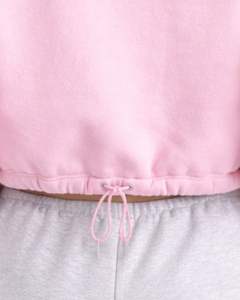 เสื้อฮู้ดครอปสีชมพูแบบกำหนดเอง ผ้าฟลีซ ซิป ¼  กระเป๋าคางูโร่  ชายเสื้อปรับได้ด้วยเชือกผูก  สไตล์ลำลอง สตรีทแวร์  เสื้อกันหนาวแบบสวมหัวสำหรับผู้หญิง - Product Image 5