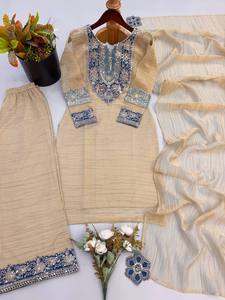Kurta, Pantuwa et Châle Traditionnels Indiens et Pakistanais pour Femme en Georgette Gaufrée Beige, Séchage Rapide, Toutes Saisons, Tenue de Fête et de Mariage - Product Image 5