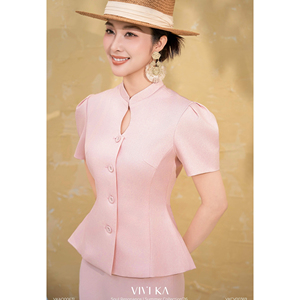 Blusa Elegante Rosa para Mujer con Cuello Mandarín y Abertura en el Escote, Estilo Peplum, para Oficina o Casual, Corte Entallado, Transpirable, DORIS - Product Image 3