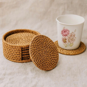 Nouvel Arrivage – Lot de 6 Sous-Verres en Rotin Écologique Peints à la Main – Décoration de Table Bohème en Gros – Style Vietnamien - Product Image 4