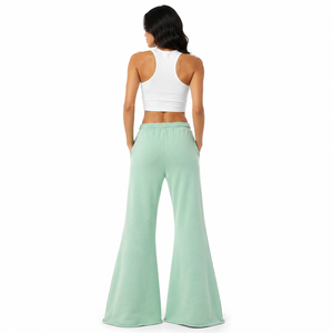 Pantalones de chándal acampanados de estilo urbano para mujer, de algodón grueso con forro polar de 450 GSM, joggers acampanados de felpa para invierno - Product Image 2