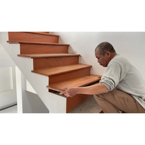 บันไดไม้คุณภาพพรีเมียมสำหรับบันไดที่บ้านและอาคารพาณิชย์ที่ทนทาน - Product Image 4