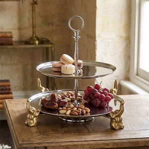 Élégant support à gâteau en métal argenté à 2 niveaux avec pieds d'éléphant dorés et anneau supérieur, centre de table de luxe pour desserts de mariage - Product Image 5
