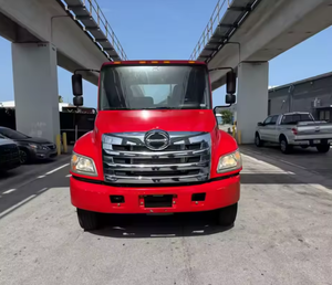 En Venta: Camión Hino 338 Day Cab 2016-2018 - Transmisión Manual de 6 Velocidades, Volante a la Izquierda/Derecha, Camiones Semirremolque Usados con Envío Internacional - Product Image 3