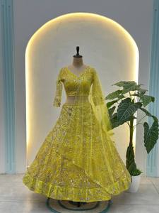 Lahenga Choli Tradicional Vintage para Boda y Fiesta, de Secado Rápido, con Malla Suave y Bordado de Secuencia Codificada, Reciclado - Product Image 5