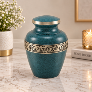 Urne funéraire en métal Oceanic Petal avec motif floral, finition argentée turquoise texturée, vase commémoratif avec couvercle sécurisé - Product Image 1