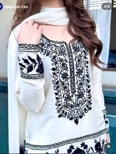 Proveedor de conjuntos de kurta y dupatta Farshi Plazzo de crepé de alta calidad con bordados, de la última colección de diseñadores, procedente de la India, para la moda femenina. - Product Image 5