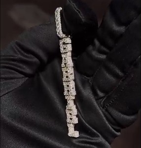 จี้เพชรโมอิสซาไนต์แบบฮิปฮอป จี้เพชรโมอิสซาไนต์แบบสั่งทำแนวตั้ง ประดับเพชรเต็มตัว จี้ตัวอักษรเงินแท้ 925 - Product Image 2