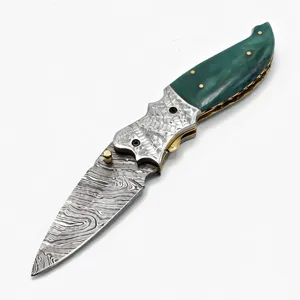 Couteau pliant à manche vert foncé avec lame à motifs et accessoires décoratifs argentés pour équipement de camping et coffret cadeau pour collectionneur - Product Image 1