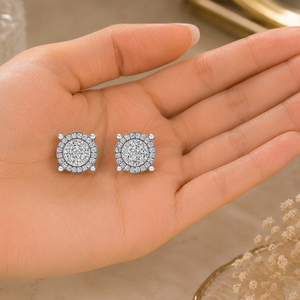 Excellentes boucles d'oreilles à grappe de diamants ronds véritables de 0,60 TCW en or blanc 10 carats |   Boucles d'oreilles en diamant à visser pour femmes, bijoux - Product Image 4