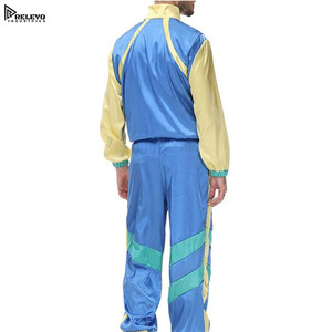 Chaqueta con capucha de diseño personalizado para invierno, cortavientos, impermeable, con cremallera, duradera, ligera, talla grande, para exteriores, al por mayor, estilo chándal. - Product Image 2