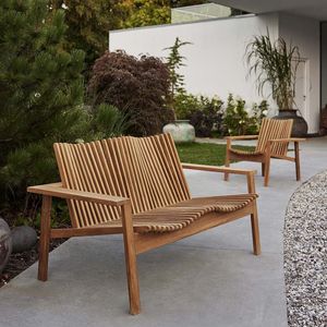 Banc de patio moderne en teck massif à lattes avec accoudoirs pour jardin, terrasse, hôtel - Product Image 1