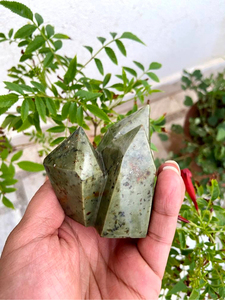 Torre de Cristal de Serpentina Natural Tallada a Mano, Piedra Curativa, Decoración Religiosa para el Hogar, Ecológica, OEM, ODM - Product Image 5