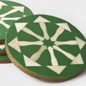 Juego de Cuatro Posavasos de Resina con Diseño Floral Verde y Blanco Tallado, Otras Artesanías - Product Image 6